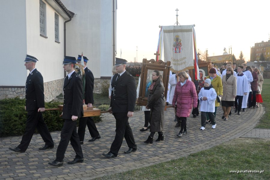 40 Procesja rezurekcyjna.jpg